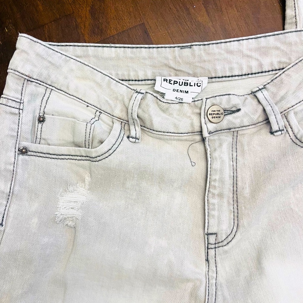 For the Republic Denim, size 4, light grey, slight distressed